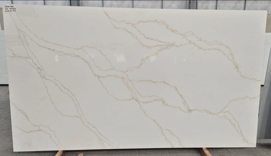 Calacatta Lighting Gold slab sample